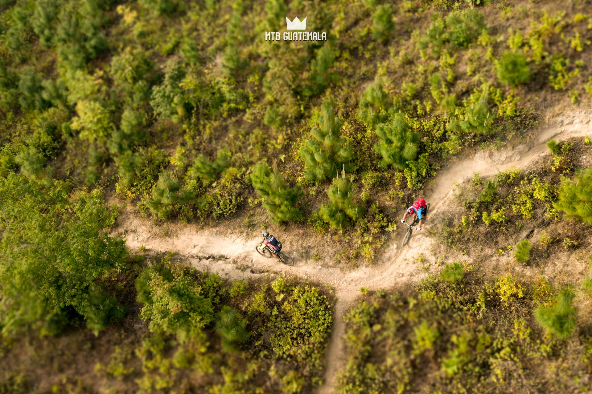 Ciclismo de montaña en el lago Atitlán Lago Atitlán Sololá, Guatemala