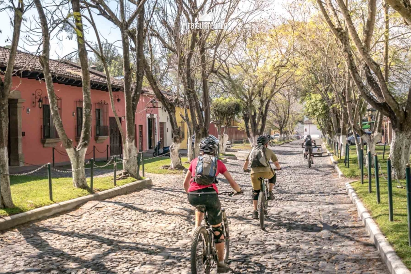 Ciclismo de Montaña en Antigua Guatemala Calle Interna Parque Cerro de La Cruz Sacatepéquez, Guatemala