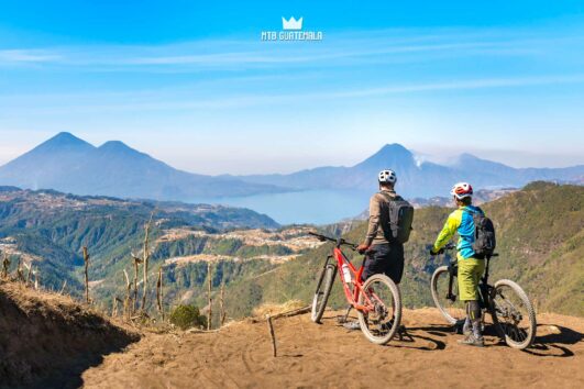 Vistas del lago de Atitlán Lago de Atitlán Sololá, Guatemala