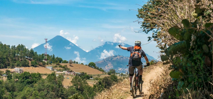 Rad vistas volcánicas en ruta hacia el lago de Atitlán. Chimaltenango, Guatemala