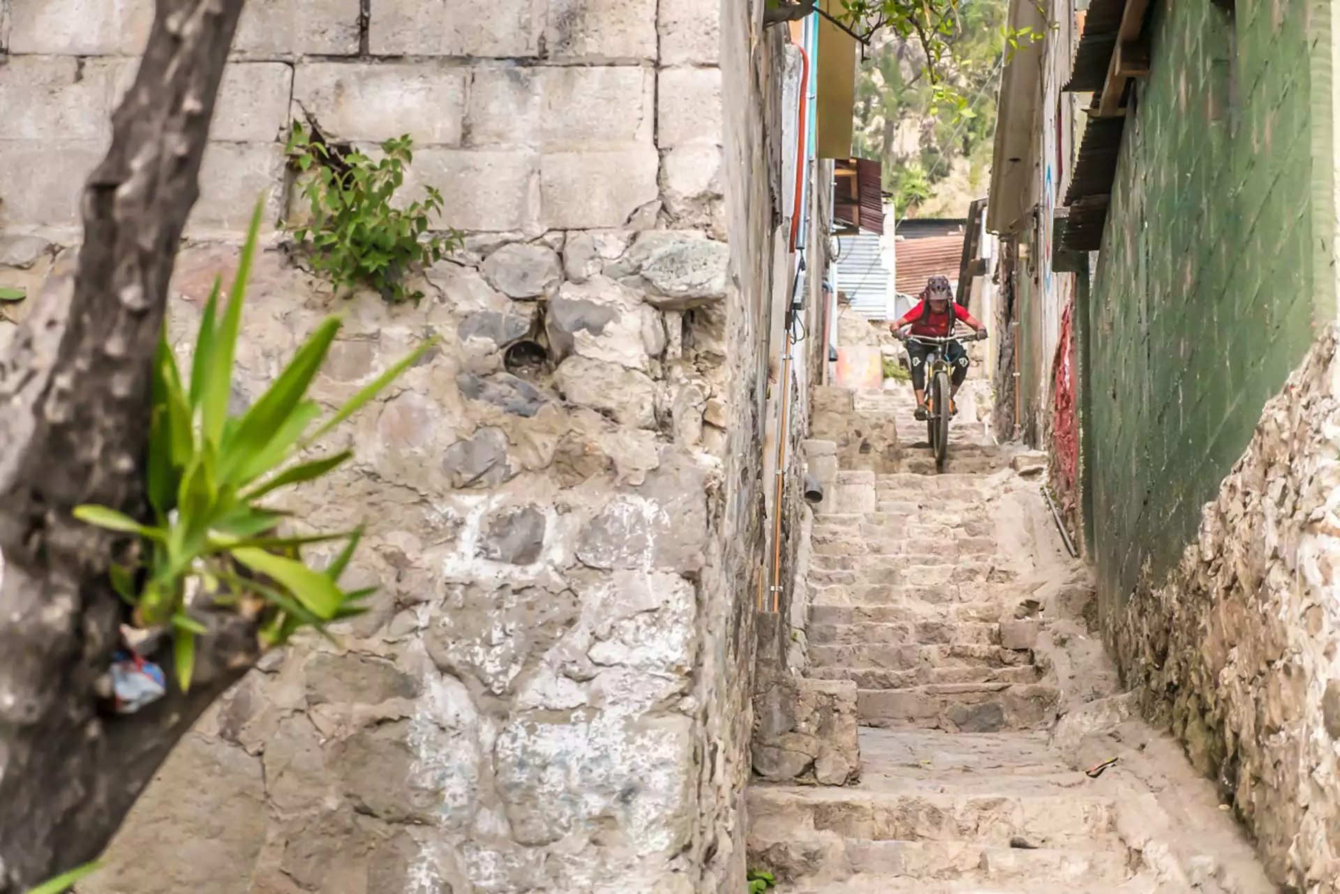 Urban downhill on the tight streets of Santa Catarina Palopó