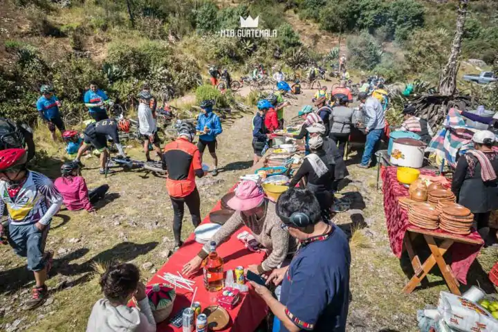 Riders enjoy a gourmet Guatemalan buffet at the top of the cucuhumatanes. 9th edition - Travesía de los Cuchumatánes.  Huehuetenango, Guatemala