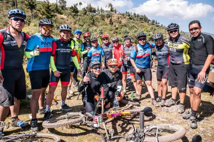 Riders enjoy a full gourmet Guatemalan buffet at the top of the cucuhumatanes. 9th edition - Travesía de los Cuchumatánes.  Huehuetenango, Guatemala