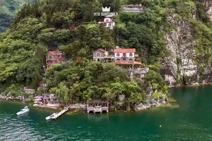 Lake Atitlán , Guatemala