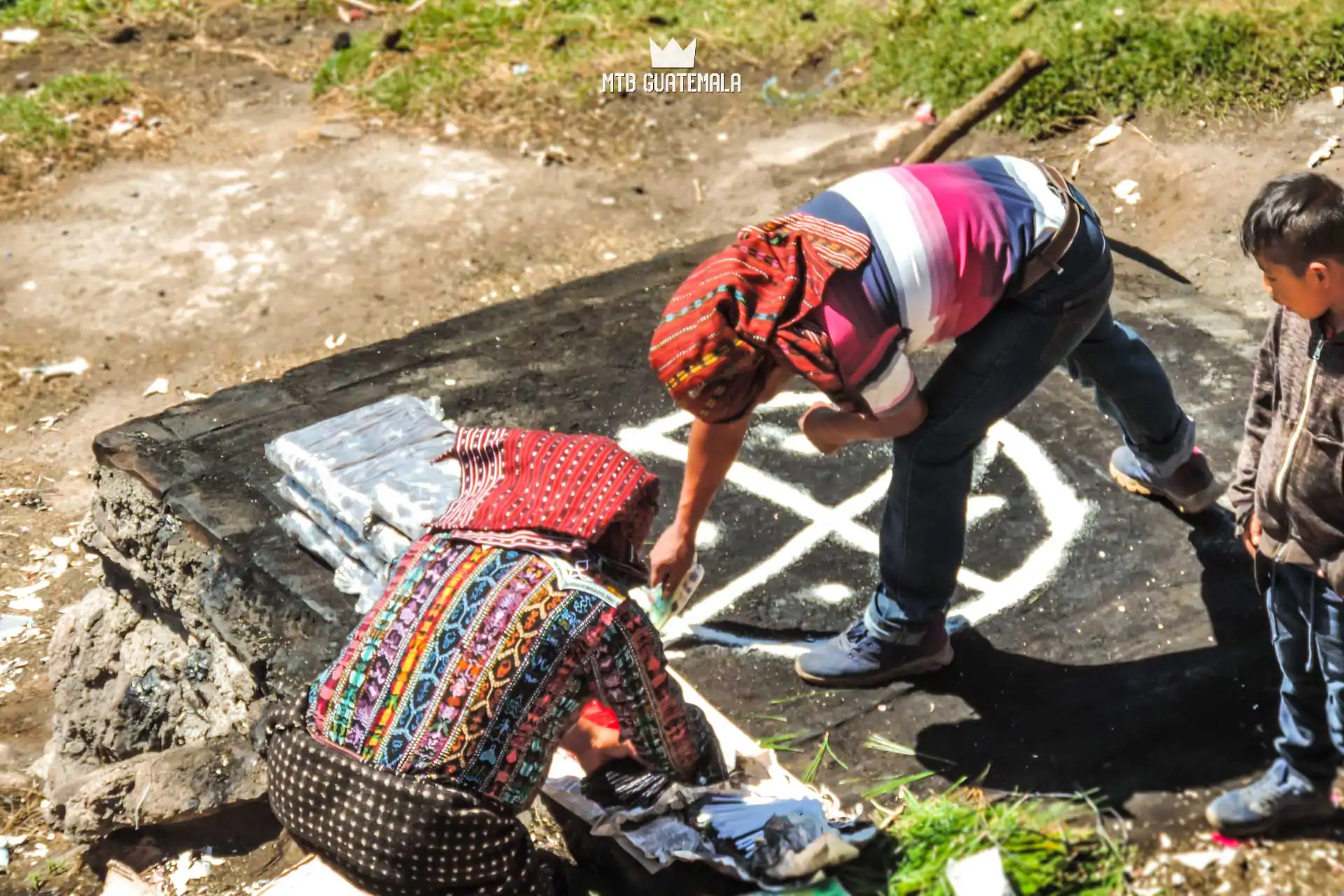 Mayan Ceremony at La Piedra Maria Tecún, Totonicapán, Guatemala Photo: Brendan James ©2020 MTBguatemala.com