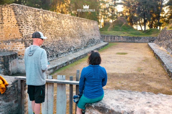 Explorando las ruinas de Qʼumarkaj Quiché