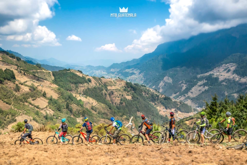 Ciclismo de montaña en los Cuchumatánes Huehuetenango, Guatemala