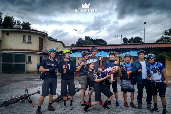 Ciclismo de montaña al festival de Barriletes Gigantes